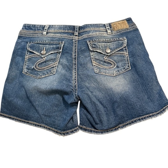 🌹SILVER SUKI SURPLUS SHORTS - Picture 3 of 9